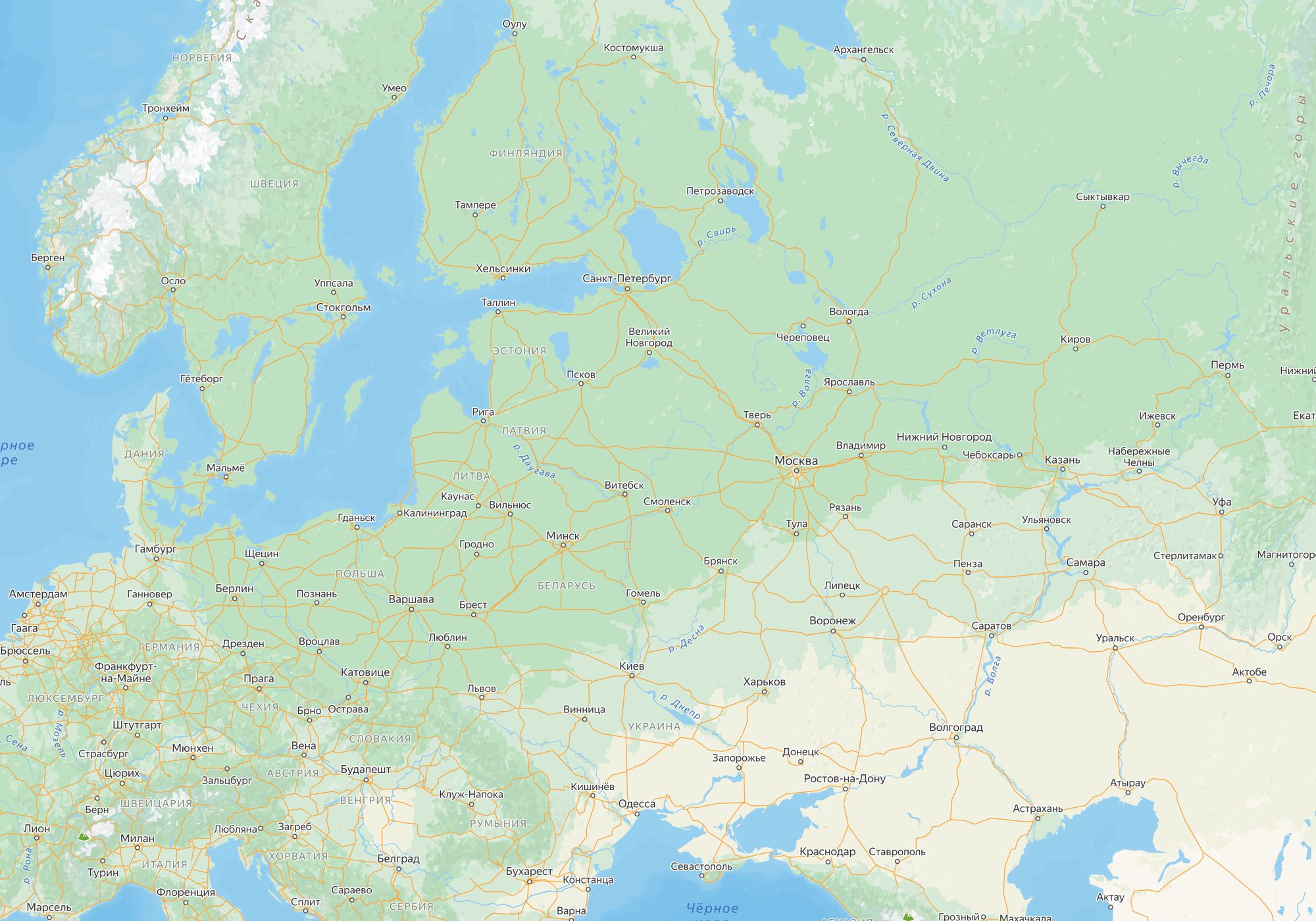Карта перемещений одной семьи: Лодзь, Ольштын, Целле, Петроград, Ижевск — с 1886 по 1957 год; рядом — битва при Танненберге 1914 года и Шлиссельбург на фотографии Прокудина-Горского